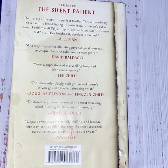 The Silent Patient hardback book by Alex Michaelides - Picture 8 of 8